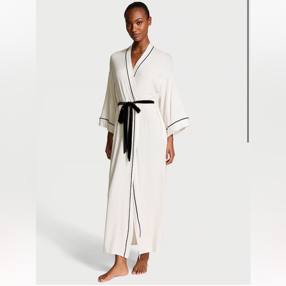 VS Modal Soft Velvet-Trim Maxi Robe
